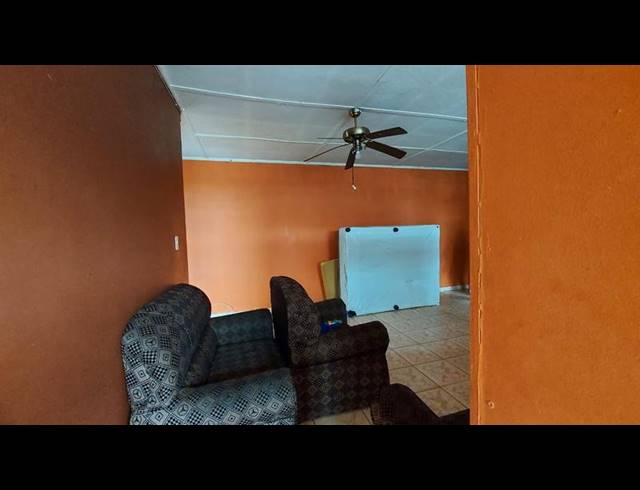 1 BEDROOM APARTMENT FOR SALE IN RANDFONTEIN CENTRAL
